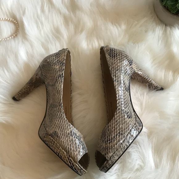 Stuart Weitzman Shoes - Stuart Weitzman Snakeskin Heels
